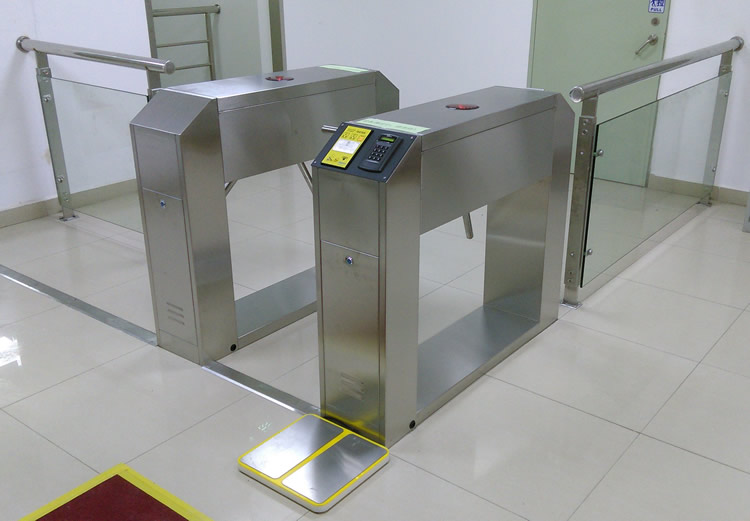 ��݁�lESD���o��T��